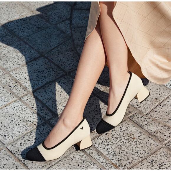 Vivaia 10 Almond-Toe Chunky Knit Heels $189 Julie Arch Pro Pumps Cream Black 40 - Picture 2 of 11